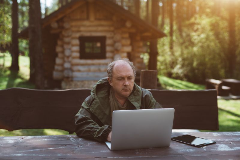 Should I buy a Netbook or Tablet PC?